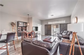 Photo #4: 2742015 Listing