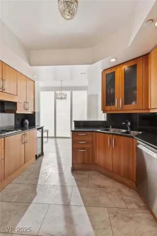 Photo #4: 2742028 Listing 