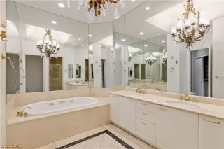 Photo #5: 2742037 Listing 