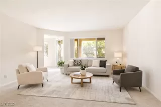 Photo #3: 2742104 Listing