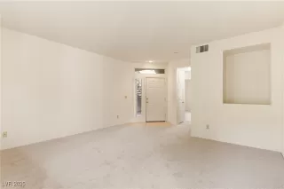 Photo #5: 2742104 Listing