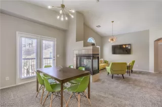 Photo #3: 2742112 Listing