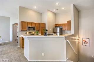 Photo #5: 2742112 Listing