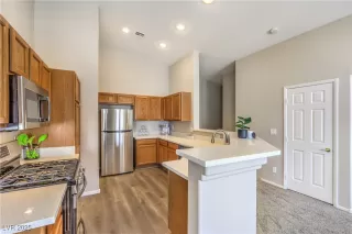 Photo #6: 2742112 Listing