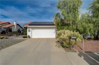 Photo #1: 2742136 Listing