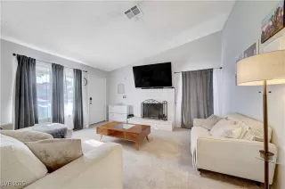 Photo #6: 2742136 Listing