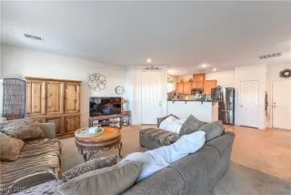 Photo #3: 2742145 Listing