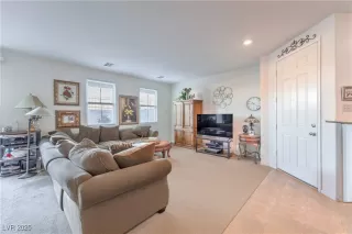 Photo #4: 2742145 Listing