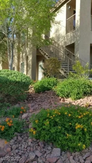 Photo #3: 2742167 Listing