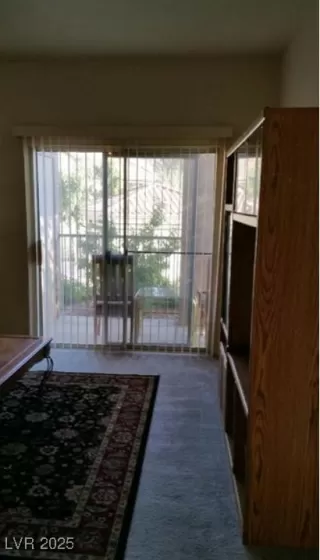 Photo #4: 2742167 Listing