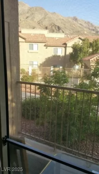 Photo #5: 2742167 Listing