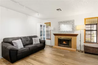 Photo #1: 2742229 Listing 