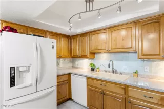 Photo #5: 2742229 Listing 