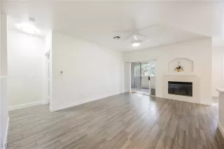 Photo #4: 2742275 Listing