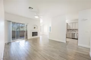 Photo #5: 2742275 Listing