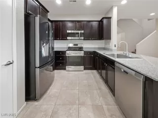 Photo #1: 2742283 Listing 