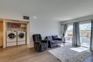 Photo #5: 2742299 Listing