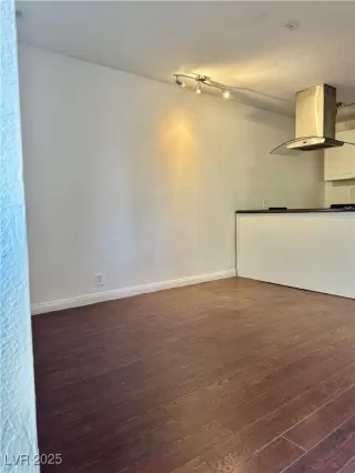 Photo #3: 2742321 Listing 