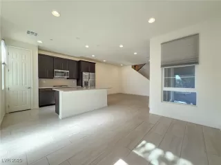 Photo #1: 2742328 Listing 