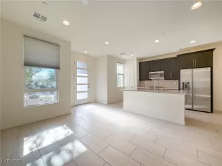 Photo #2: 2742328 Listing 