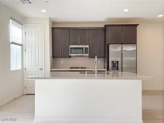 Photo #3: 2742328 Listing 