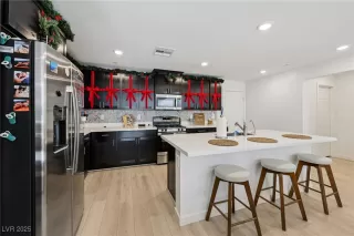 Photo #1: 2742334 Listing