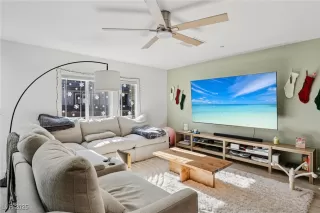 Photo #3: 2742334 Listing