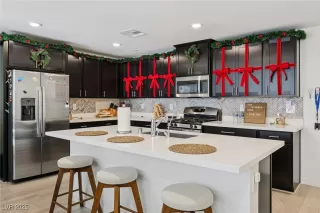 Photo #4: 2742334 Listing