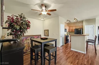 Photo #4: 2742354 Listing