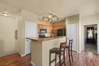 Photo #5: 2742354 Listing