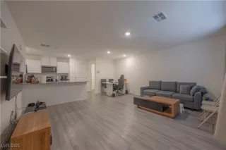 Photo #2: 2742376 Listing 