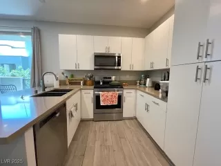 Photo #4: 2742422 Listing 