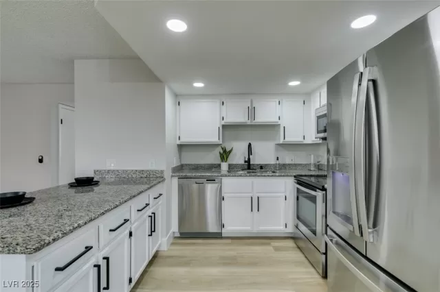 MLS: 2742519 Condo For Sale