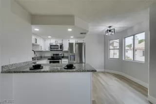 Photo #2: 2742519 Listing 