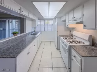 Photo #1: 2742545 Listing 