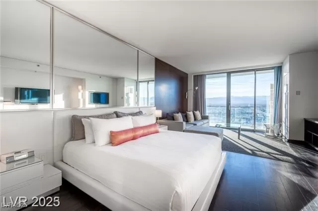 MLS: 2742574 Condo For Sale