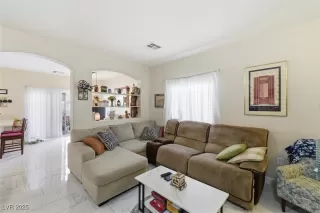 Photo #6: 2742586 Listing 