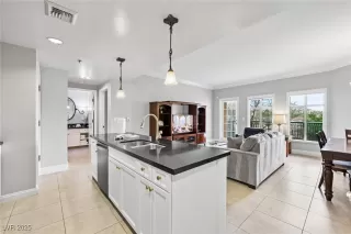 Photo #2: 2742588 Listing