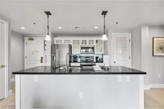 Photo #6: 2742588 Listing