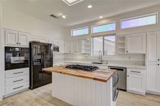 Photo #1: 2742633 Listing 