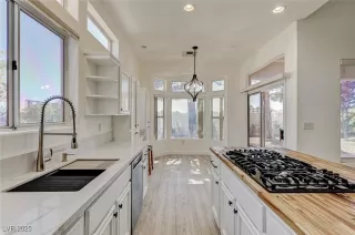 Photo #4: 2742633 Listing 