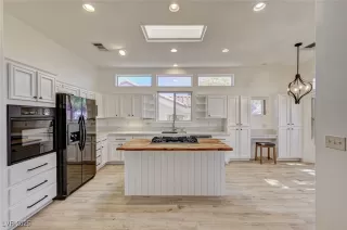 Photo #5: 2742633 Listing 