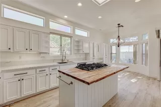 Photo #6: 2742633 Listing 