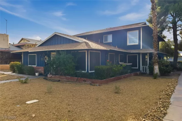 MLS: 2742638 Condo For Sale