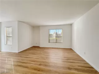 Photo #1: 2742652 Listing 