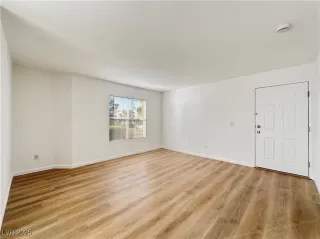 Photo #4: 2742652 Listing 