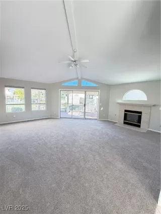 Photo #3: 2742805 Listing