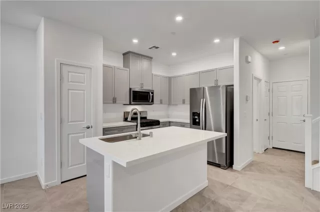 MLS: 2742859 Condo For Sale