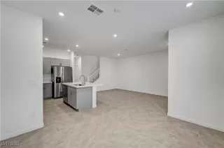 Photo #5: 2742859 Listing 