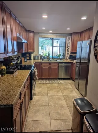 Photo #2: 2742881 Listing 